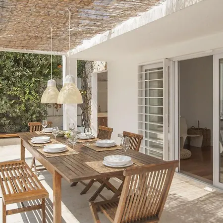 Villa Gemeo Dois - Wonderful Contemporary 3 Bedroom For 8 People - Quiet Location - Private Sw