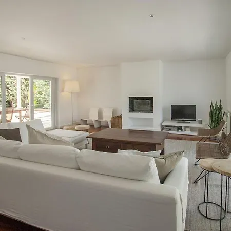 Villa Gemeo Dois - Wonderful Contemporary 3 Bedroom For 8 People - Quiet Location - Private Sw *