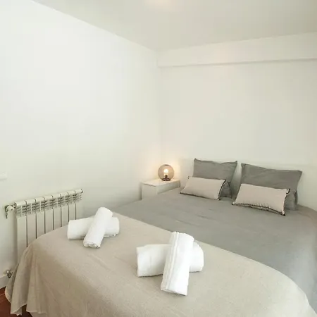 Gemeo Dois - Wonderful Contemporary 3 Bedroom For 8 People - Quiet Location - Private Sw * Lisbon
