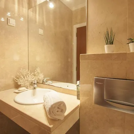 Gemeo Dois - Wonderful Contemporary 3 Bedroom For 8 People - Quiet Location - Private Sw * Lisbon