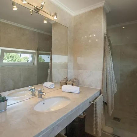 Gemeo Dois - Wonderful Contemporary 3 Bedroom For 8 People - Quiet Location - Private Sw Villa
