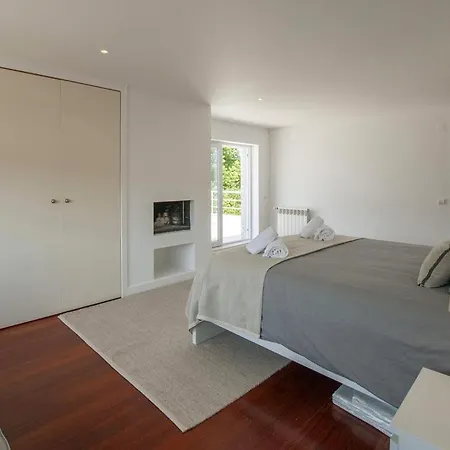 Gemeo Dois - Wonderful Contemporary 3 Bedroom For 8 People - Quiet Location - Private Sw Villa